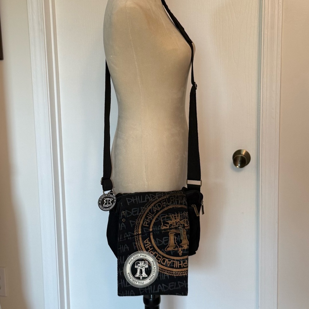 Philadelphia Black and Gold Unisex Bag